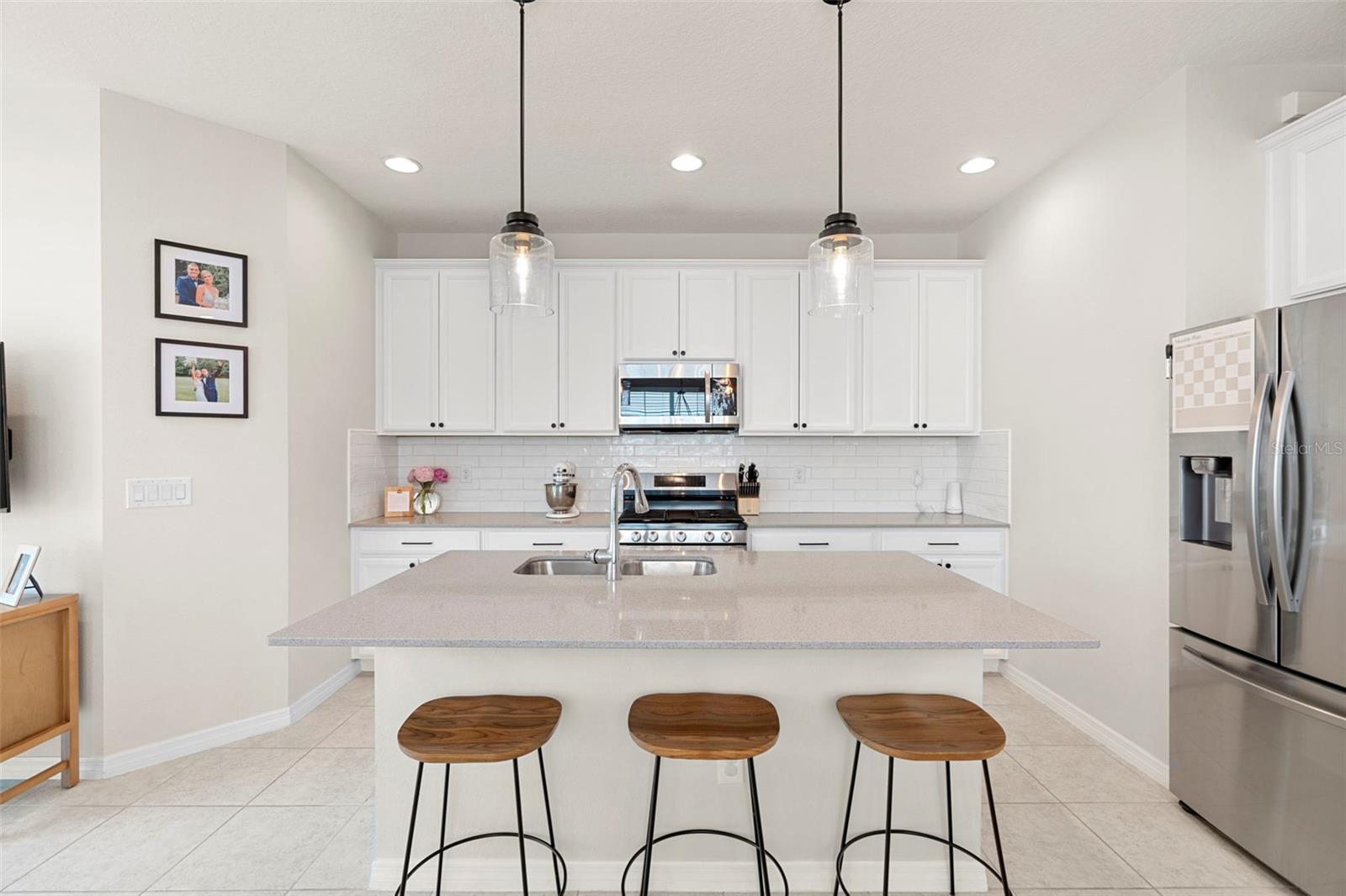 6320 GOLDCOAST AVE — photo 2