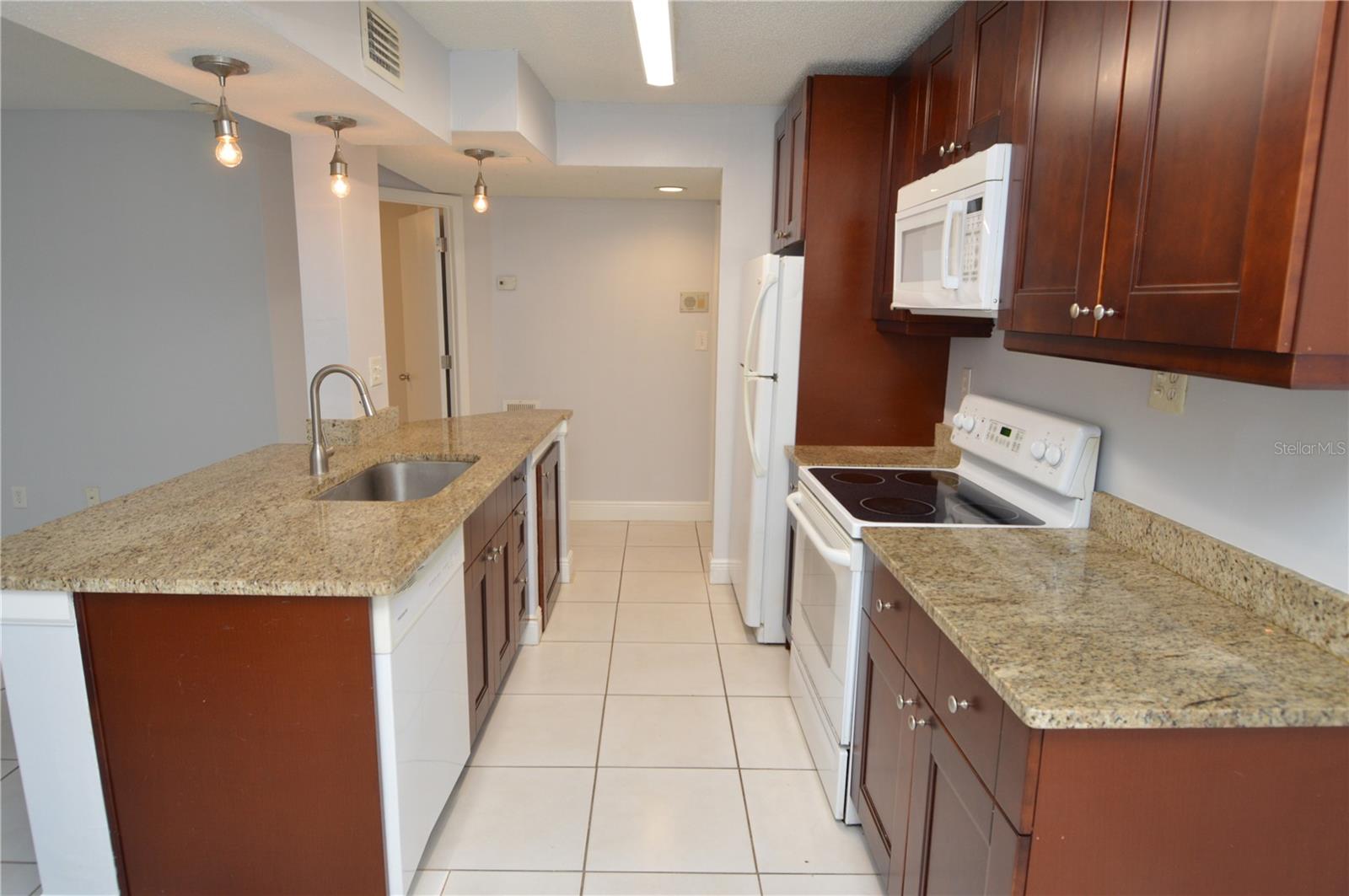 8709 FANCY FINCH DR #102 — photo 8