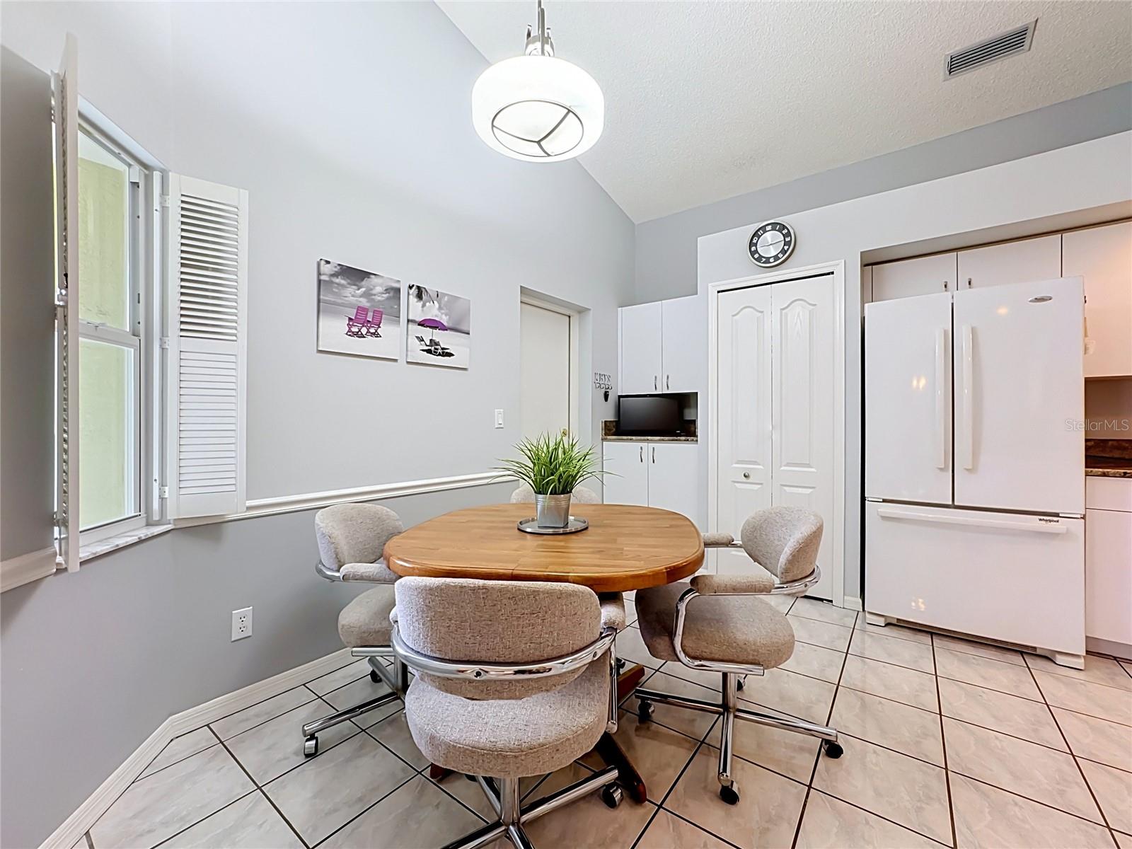 4547 FERN DR — photo 9