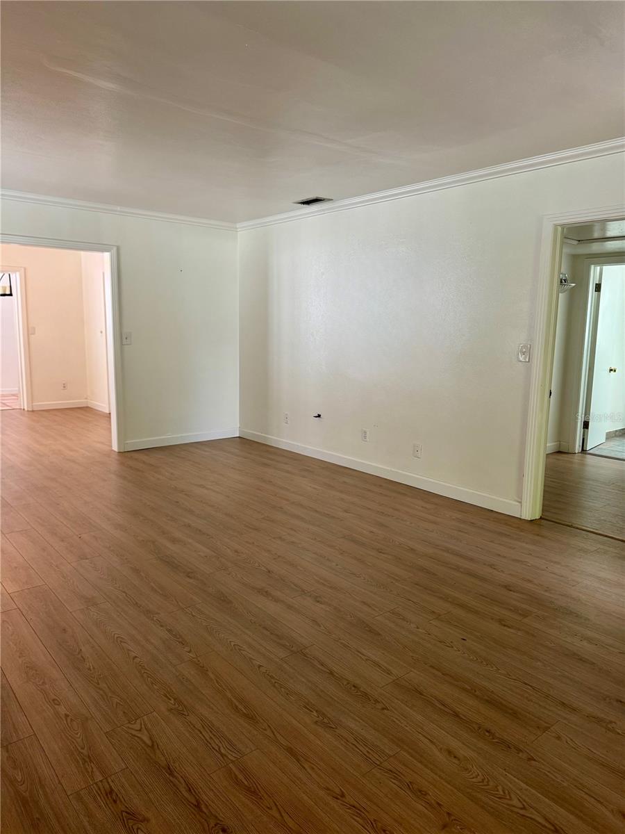 207 W DAVIS BLVD — photo 4