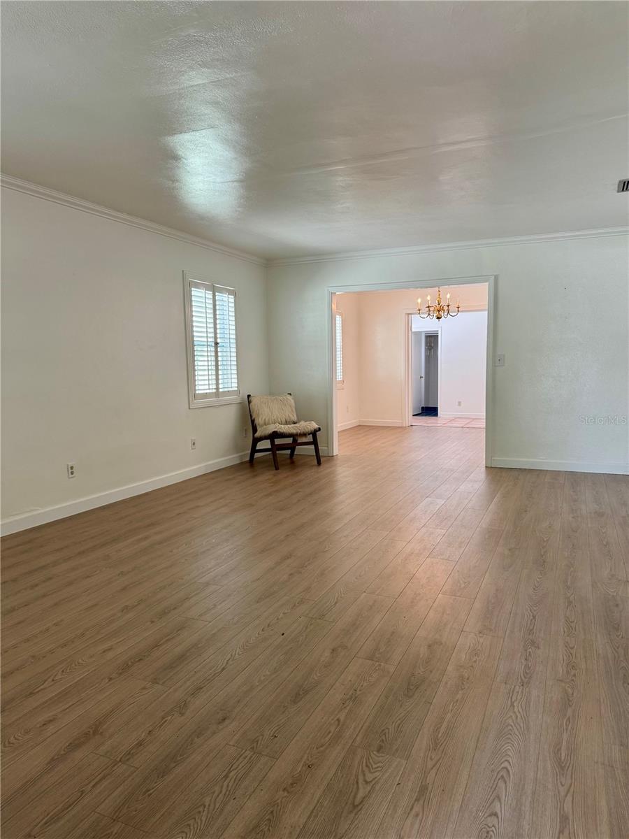 207 W DAVIS BLVD — photo 3