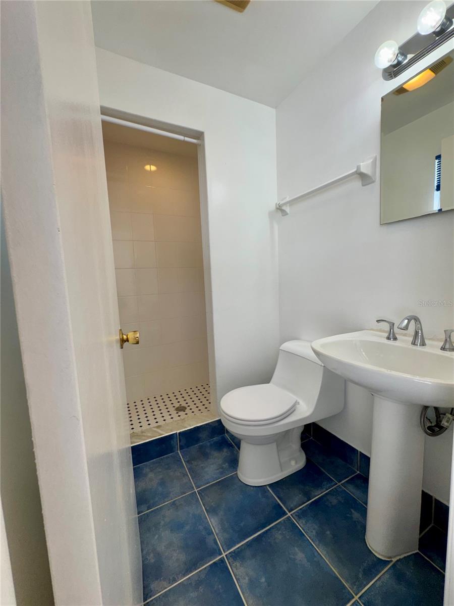 207 W DAVIS BLVD — photo 16