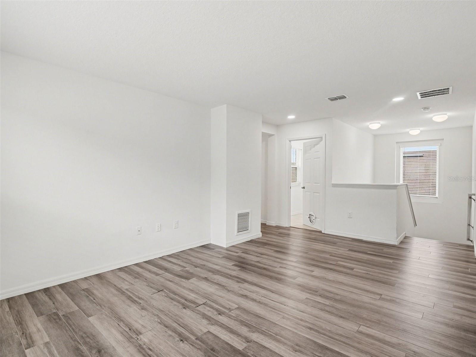10439 LAGUNA PLAINS DR — photo 11