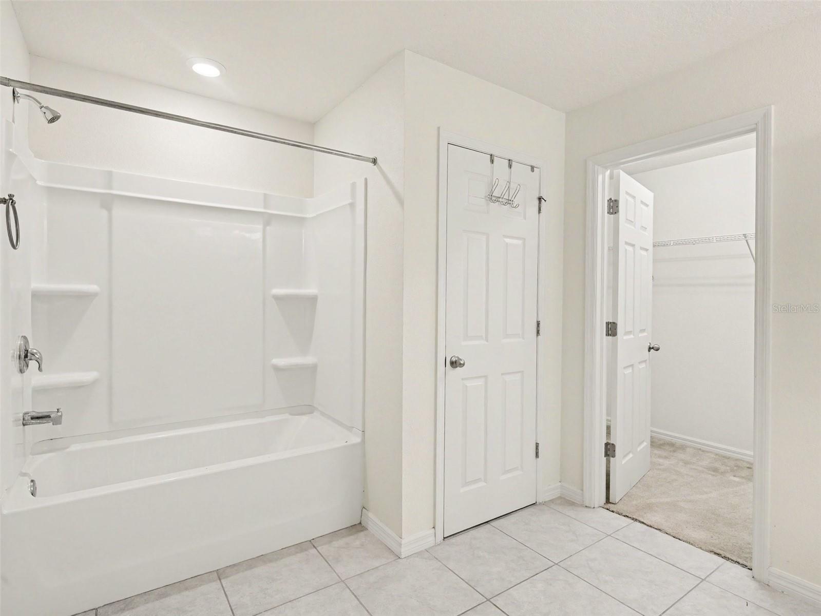 10439 LAGUNA PLAINS DR — photo 22