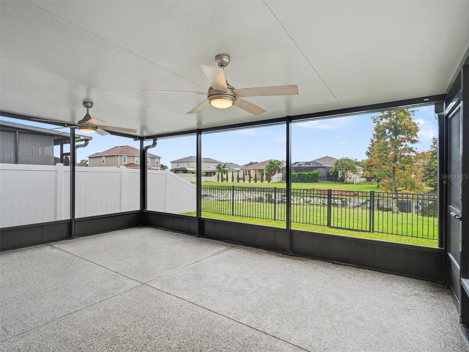 10439 LAGUNA PLAINS DR — photo 37