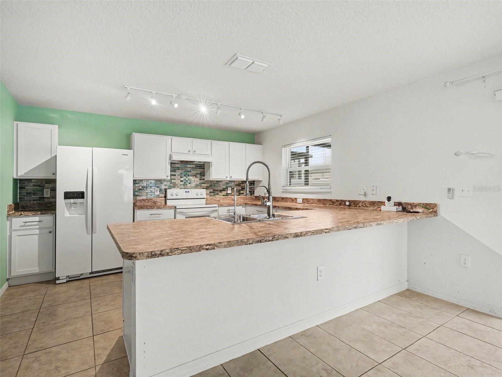 10439 LAGUNA PLAINS DR — photo 14