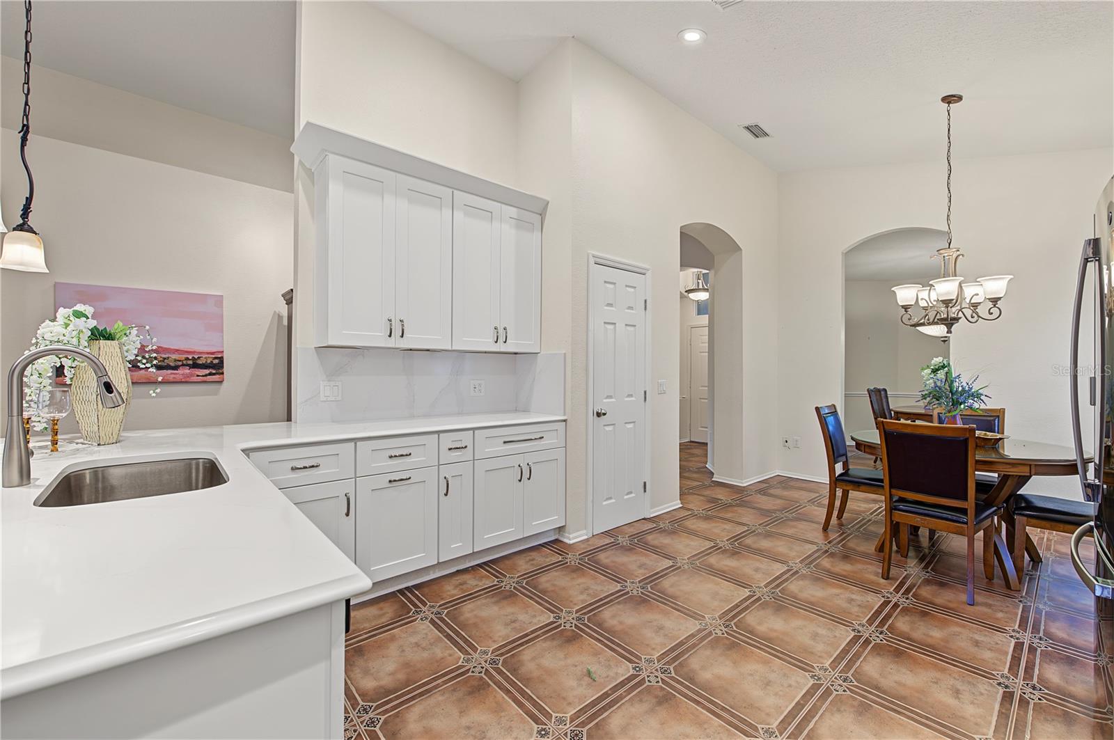 8417 FENWICK AVE — photo 12