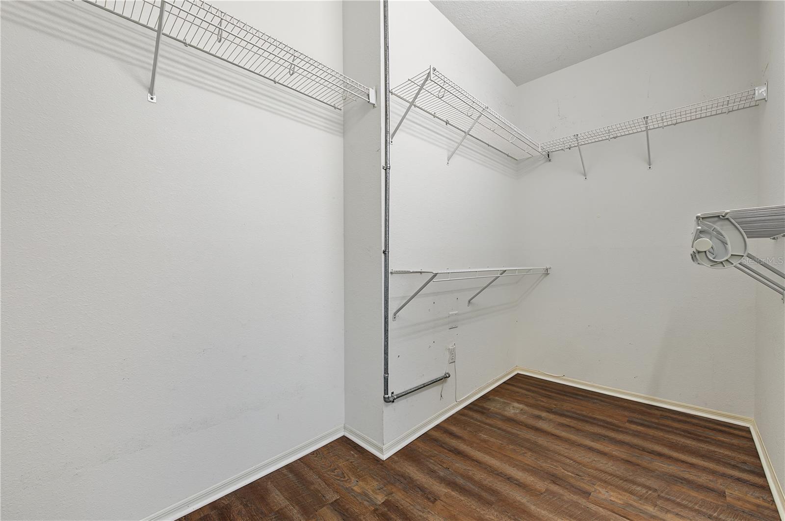 8417 FENWICK AVE — photo 30