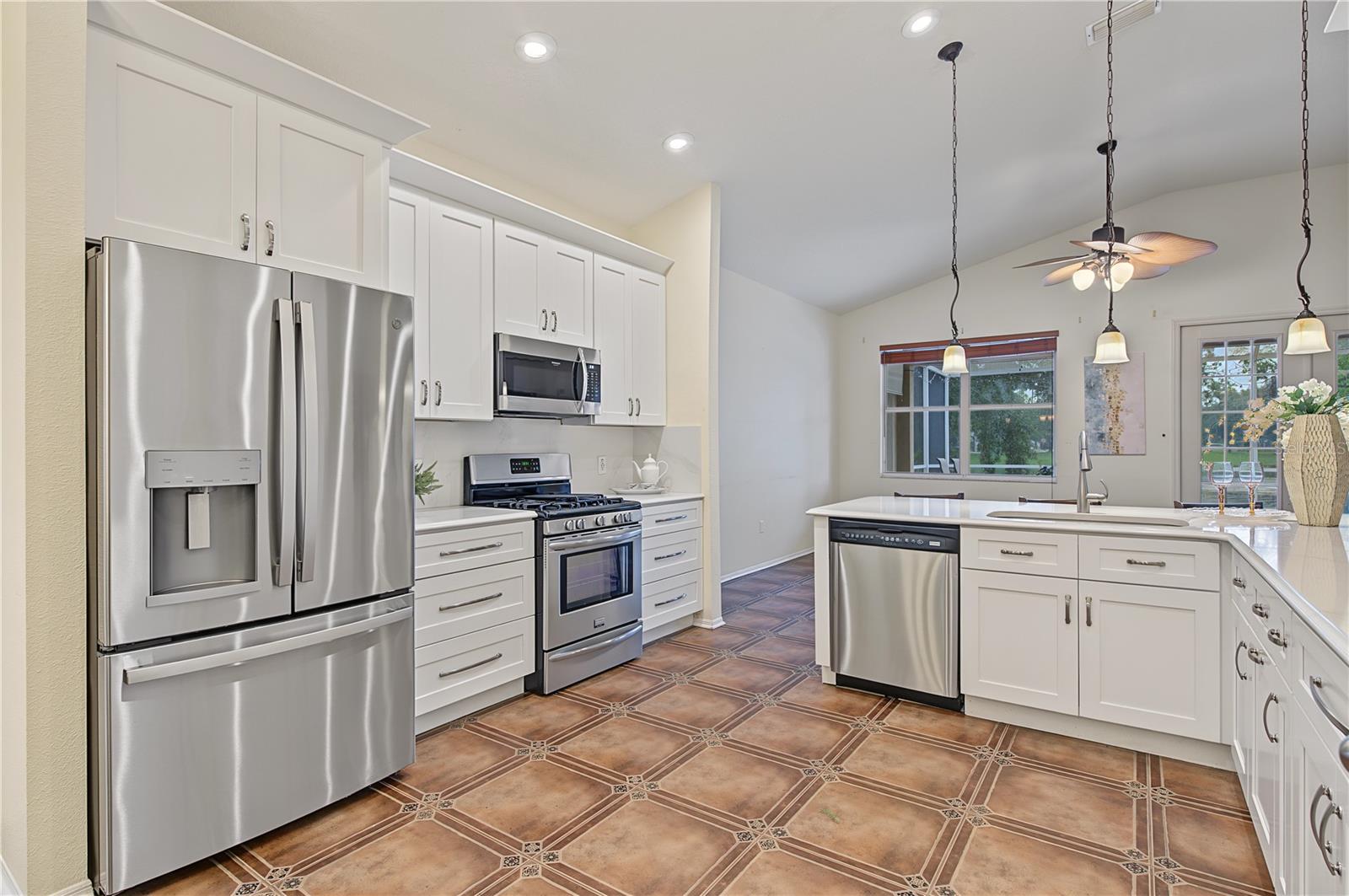 8417 FENWICK AVE — photo 6