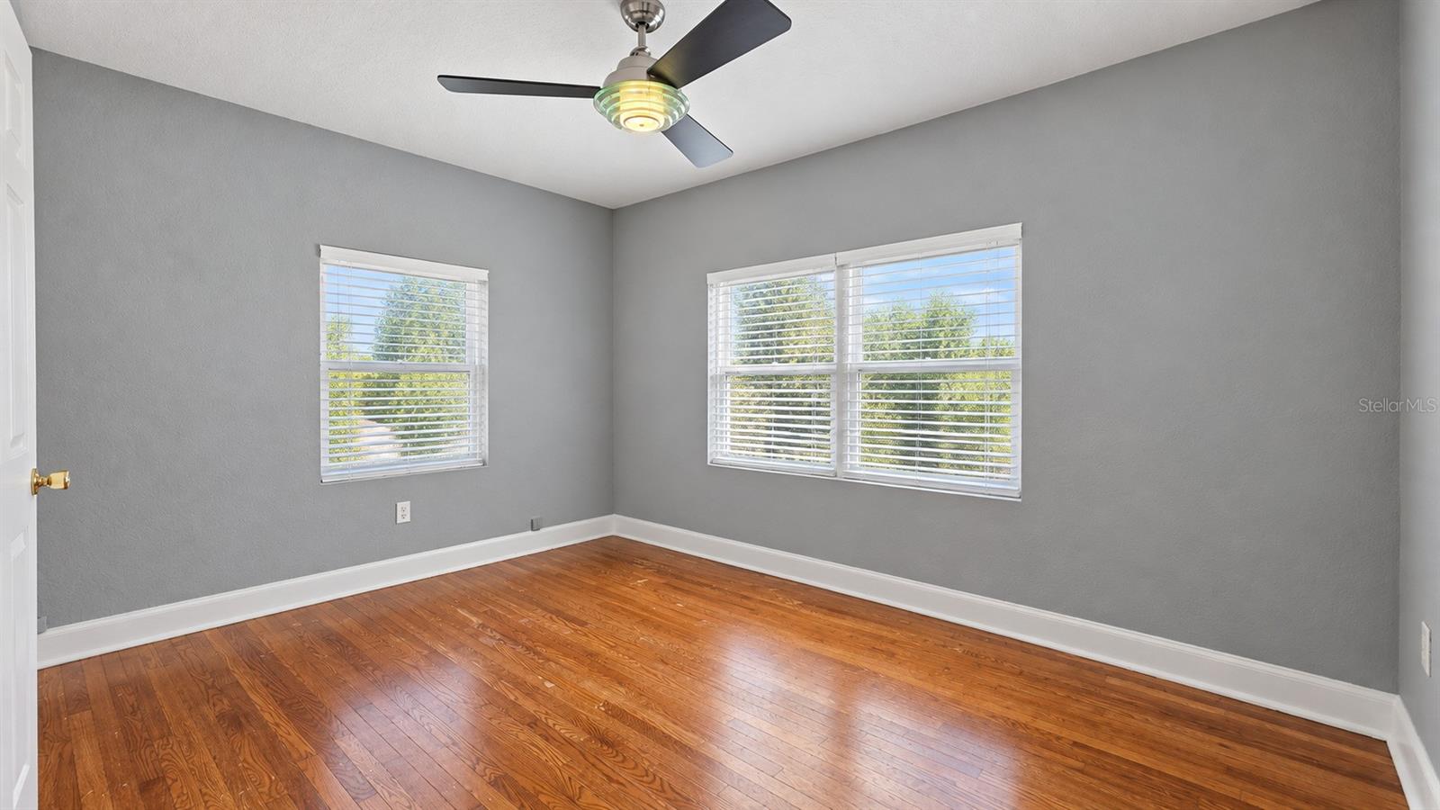 936 E SHADOWLAWN AVE — photo 14