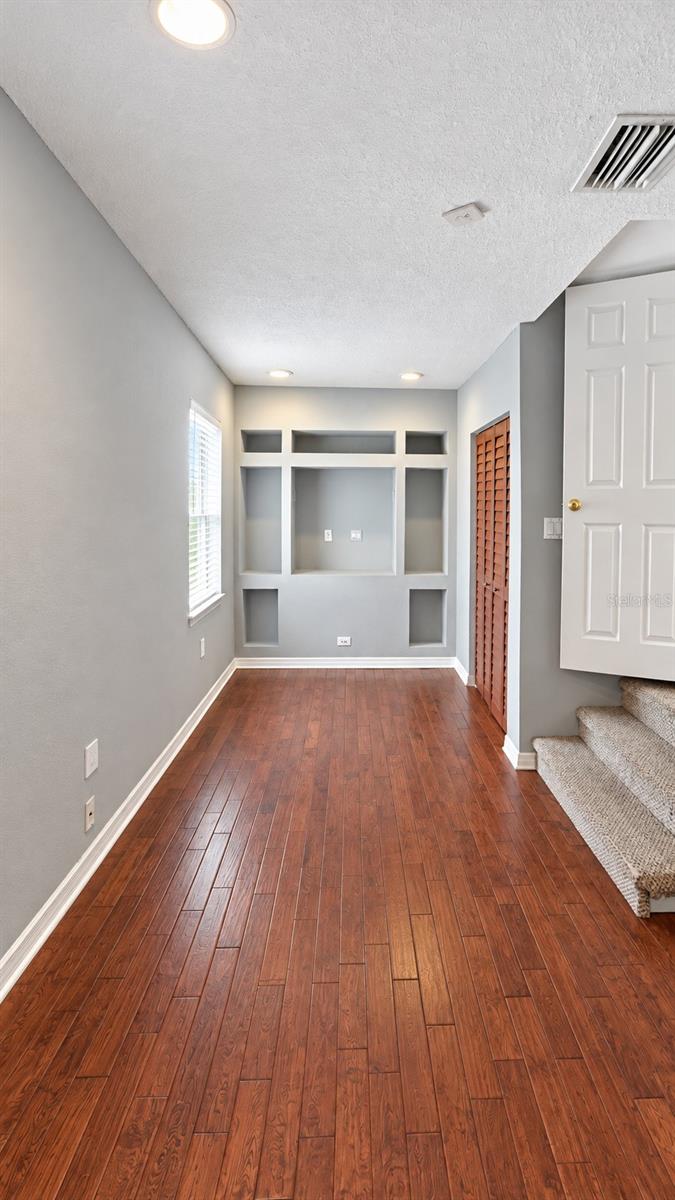936 E SHADOWLAWN AVE — photo 11