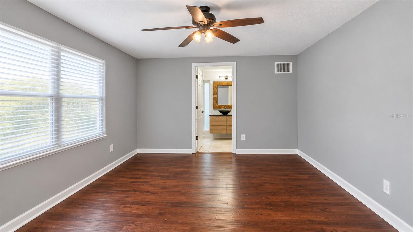 936 E SHADOWLAWN AVE — photo 22
