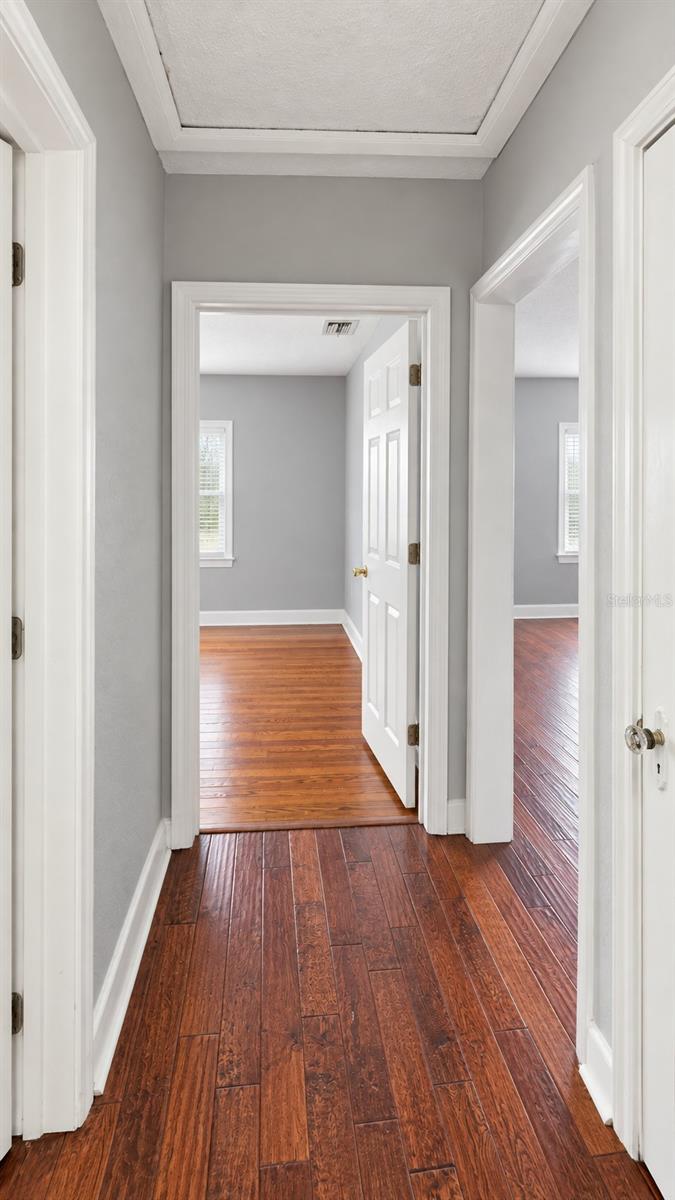 936 E SHADOWLAWN AVE — photo 13