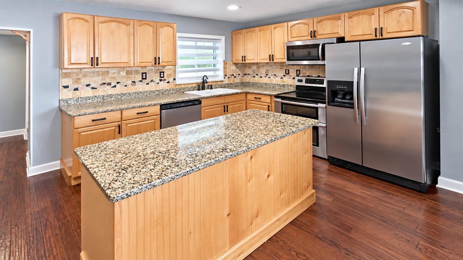 936 E SHADOWLAWN AVE — photo 8