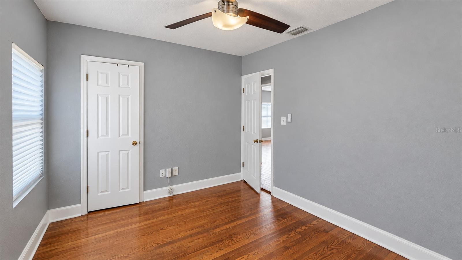 936 E SHADOWLAWN AVE — photo 17
