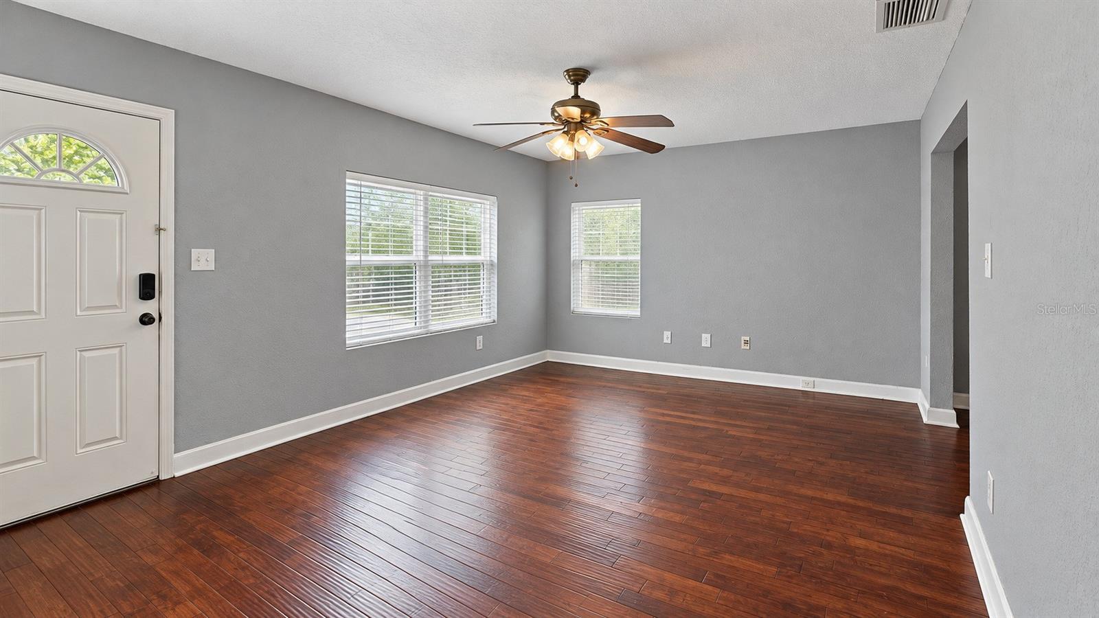 936 E SHADOWLAWN AVE — photo 5