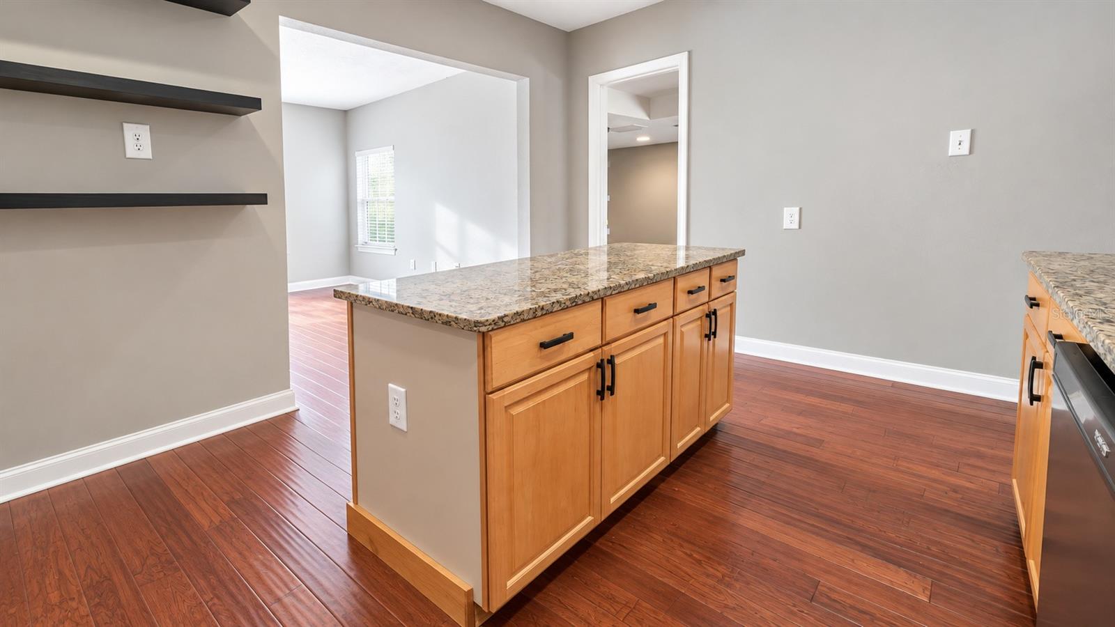 936 E SHADOWLAWN AVE — photo 9