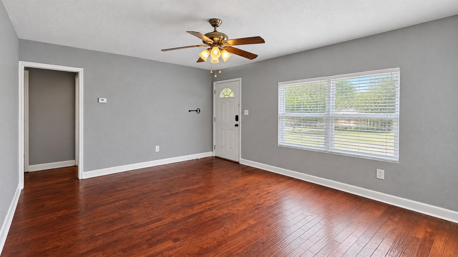936 E SHADOWLAWN AVE — photo 6