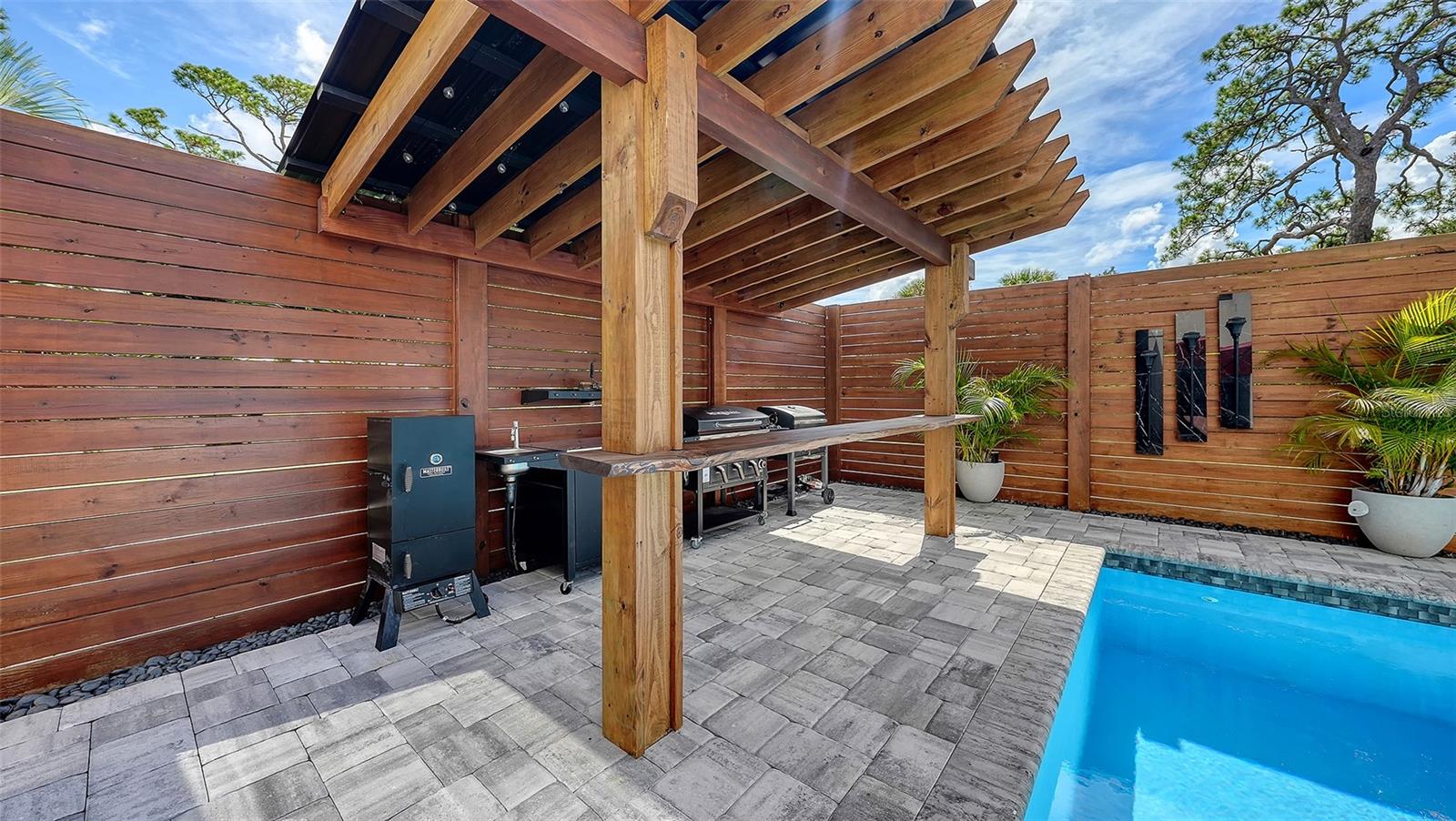 327 ROBERTS RD — photo 42