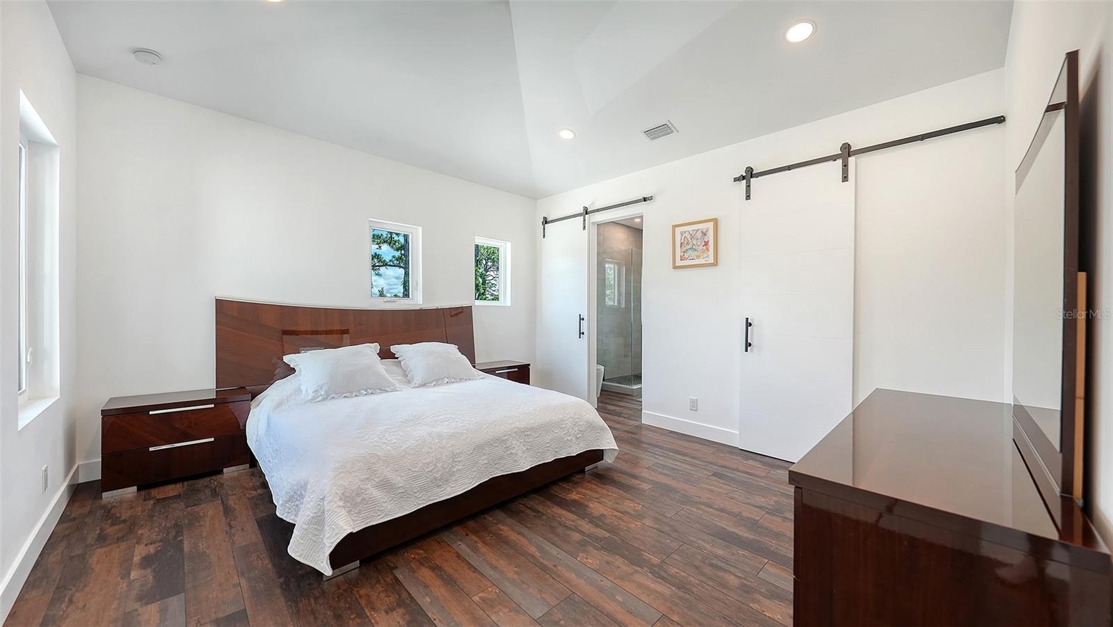 327 ROBERTS RD — photo 29