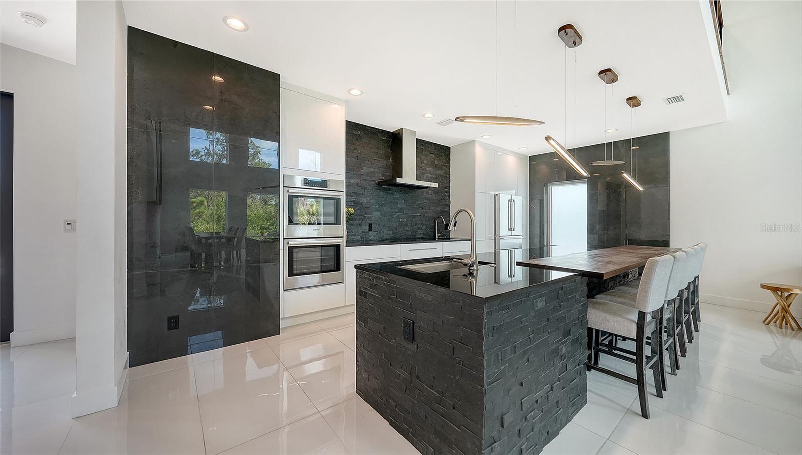 327 ROBERTS RD — photo 11