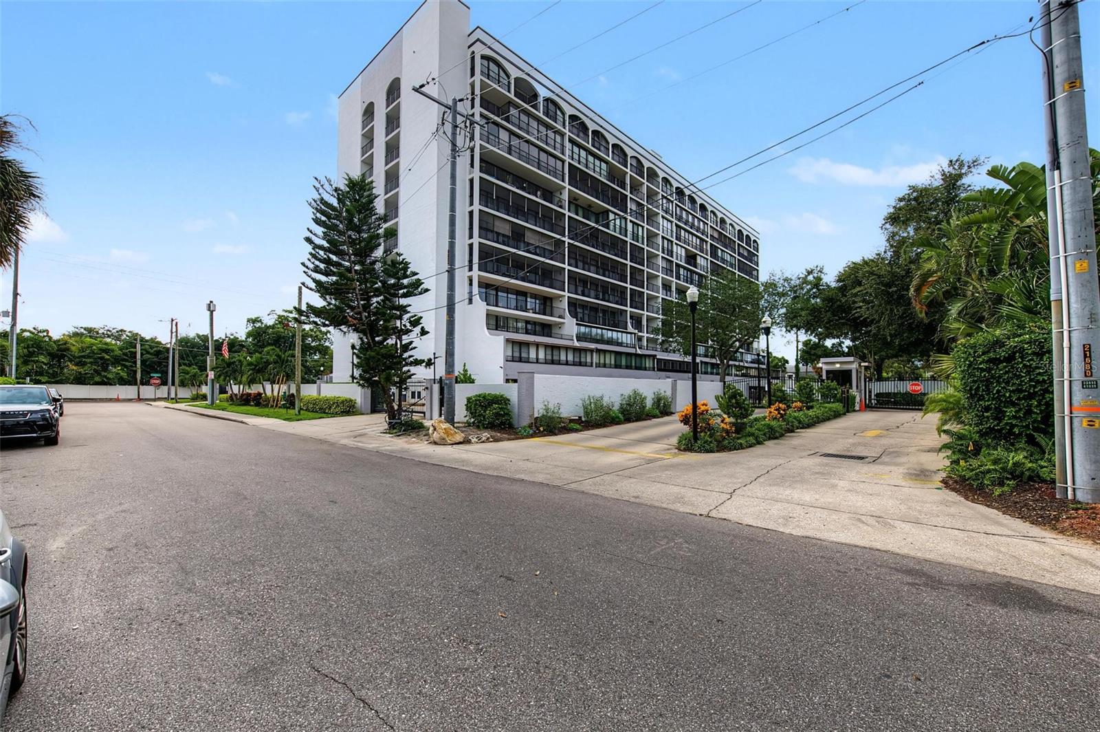 3211 W SWANN AVE #203 — photo 42
