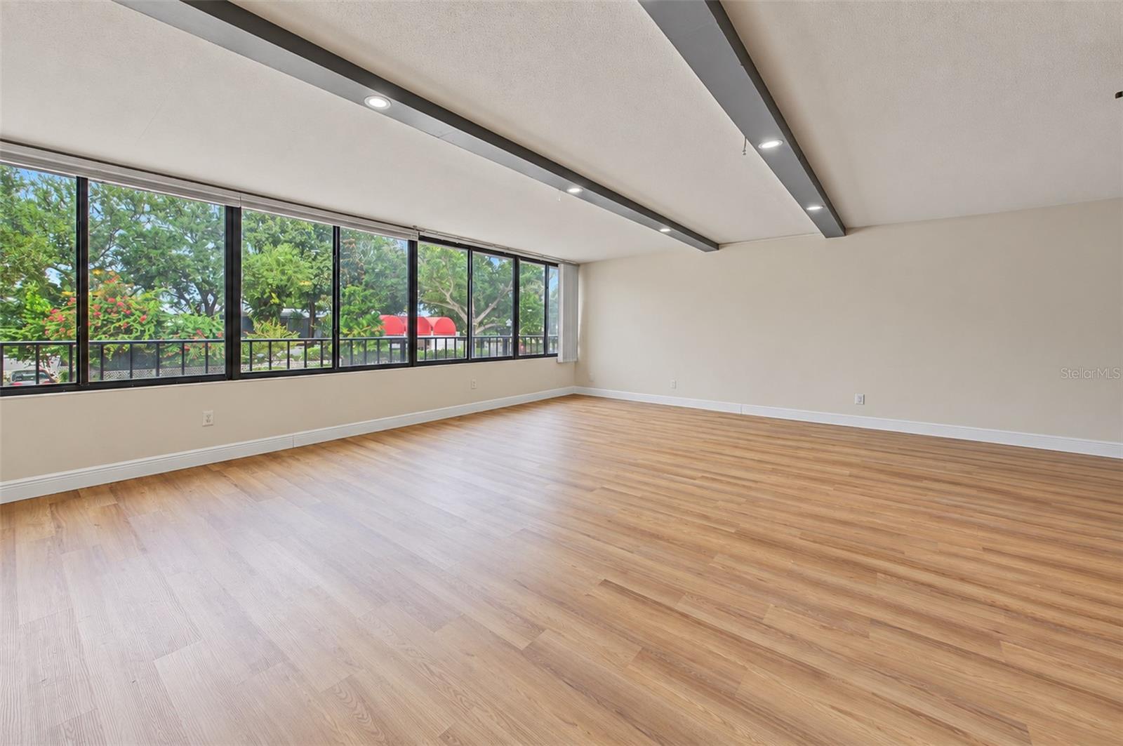 3211 W SWANN AVE #203 — photo 33