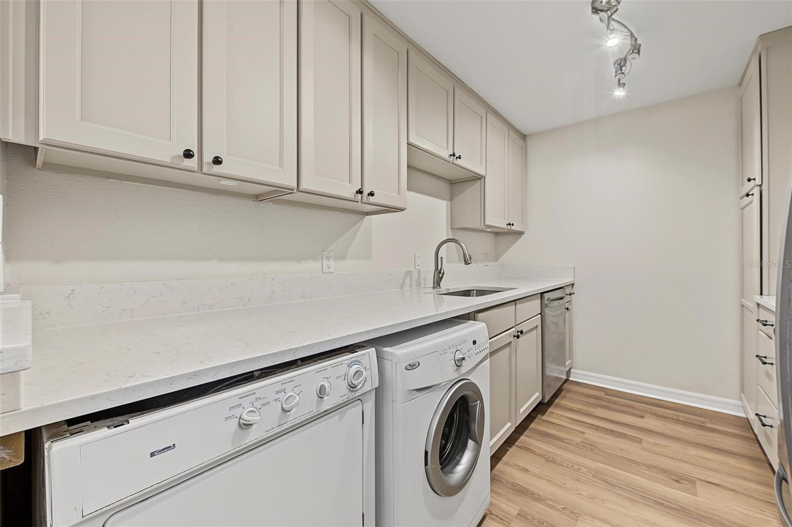 3211 W SWANN AVE #203 — photo 9