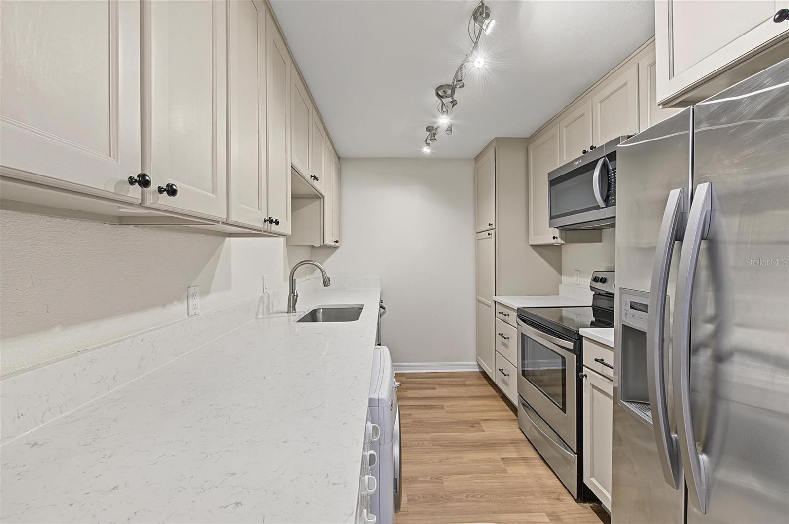 3211 W SWANN AVE #203 — photo 7