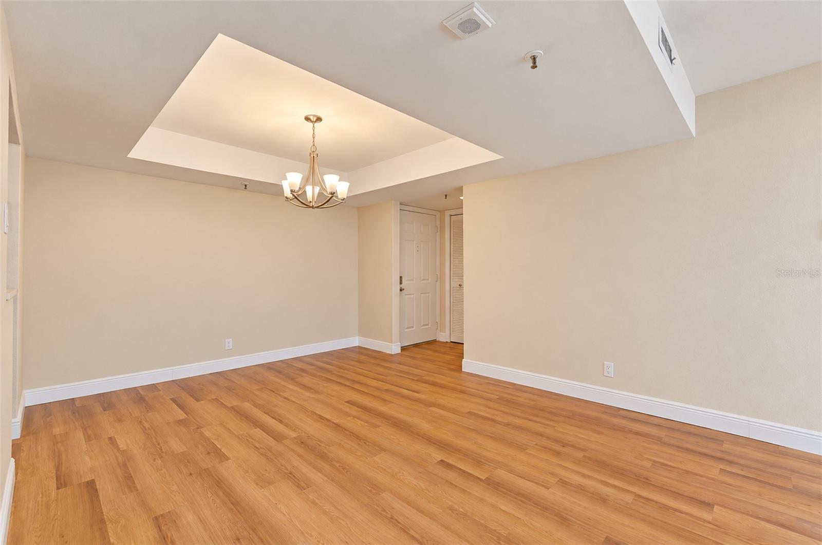 3211 W SWANN AVE #203 — photo 15