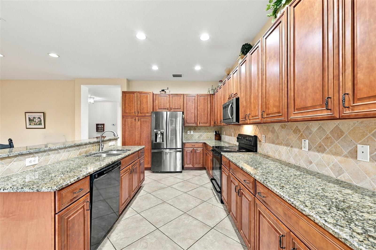 5014 SANDY BROOK CIR — photo 17