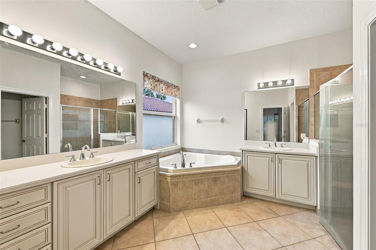 5014 SANDY BROOK CIR — photo 35