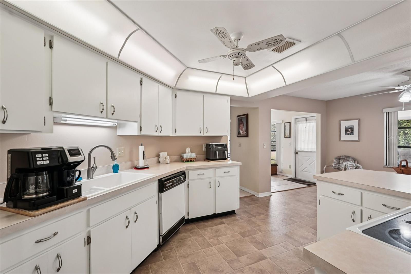 1805 NEW BEDFORD DR — photo 15