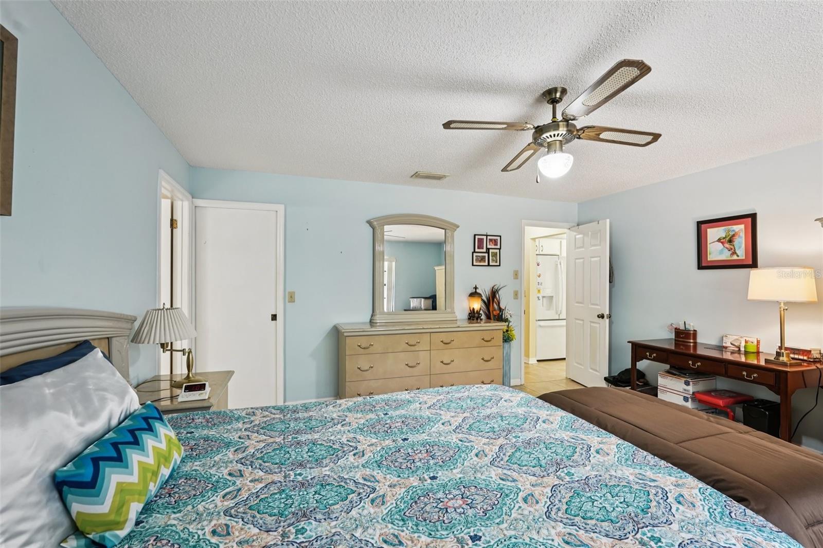 1805 NEW BEDFORD DR — photo 18