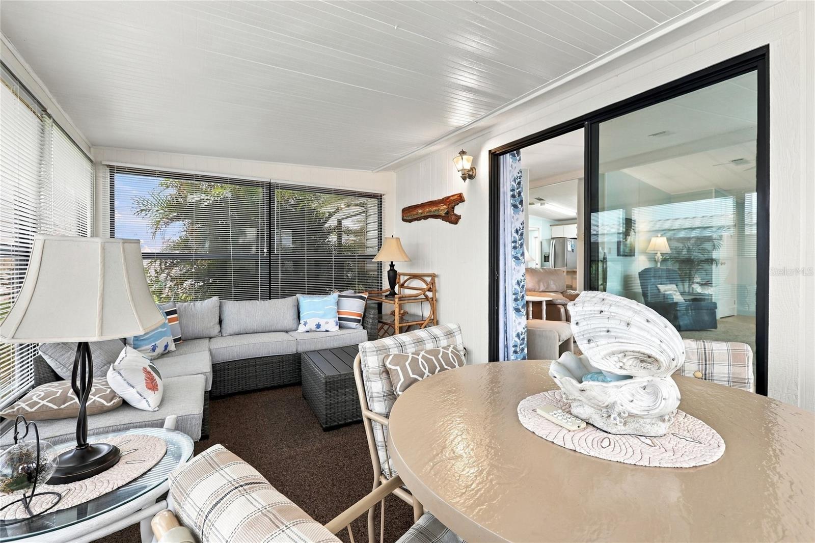 266 CAMELOT DR — photo 32
