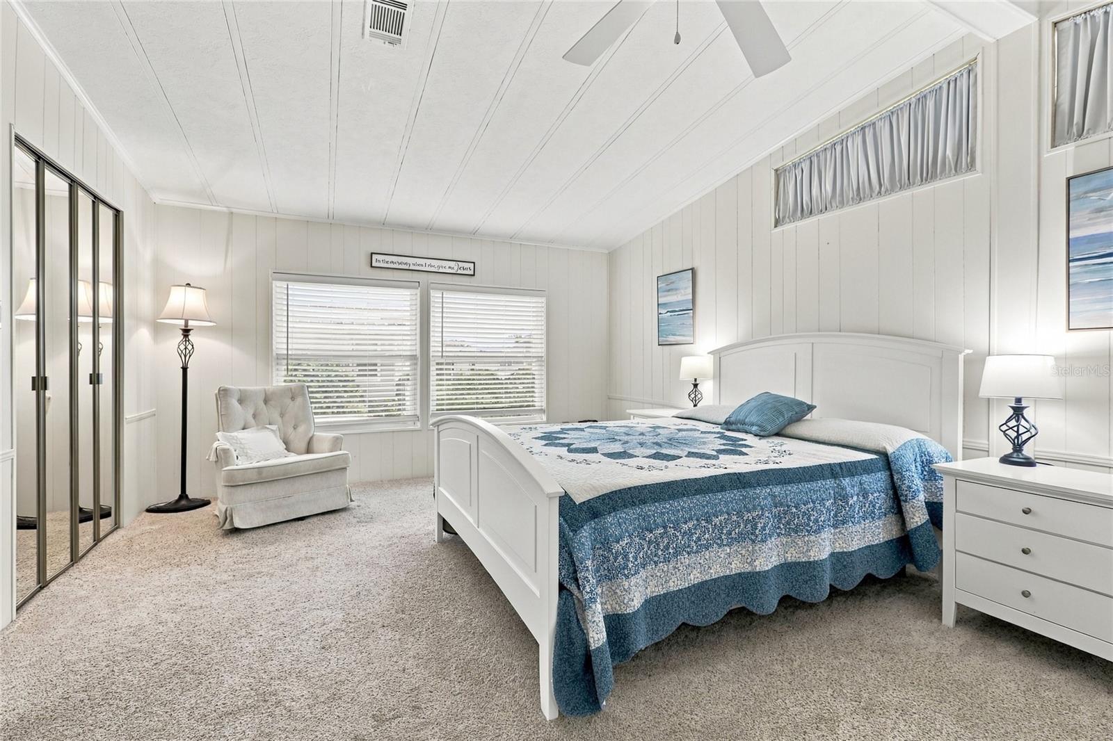 266 CAMELOT DR — photo 26