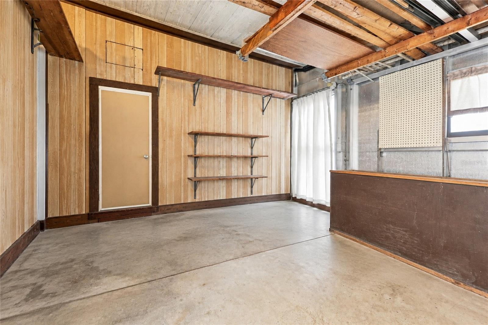 266 CAMELOT DR — photo 35