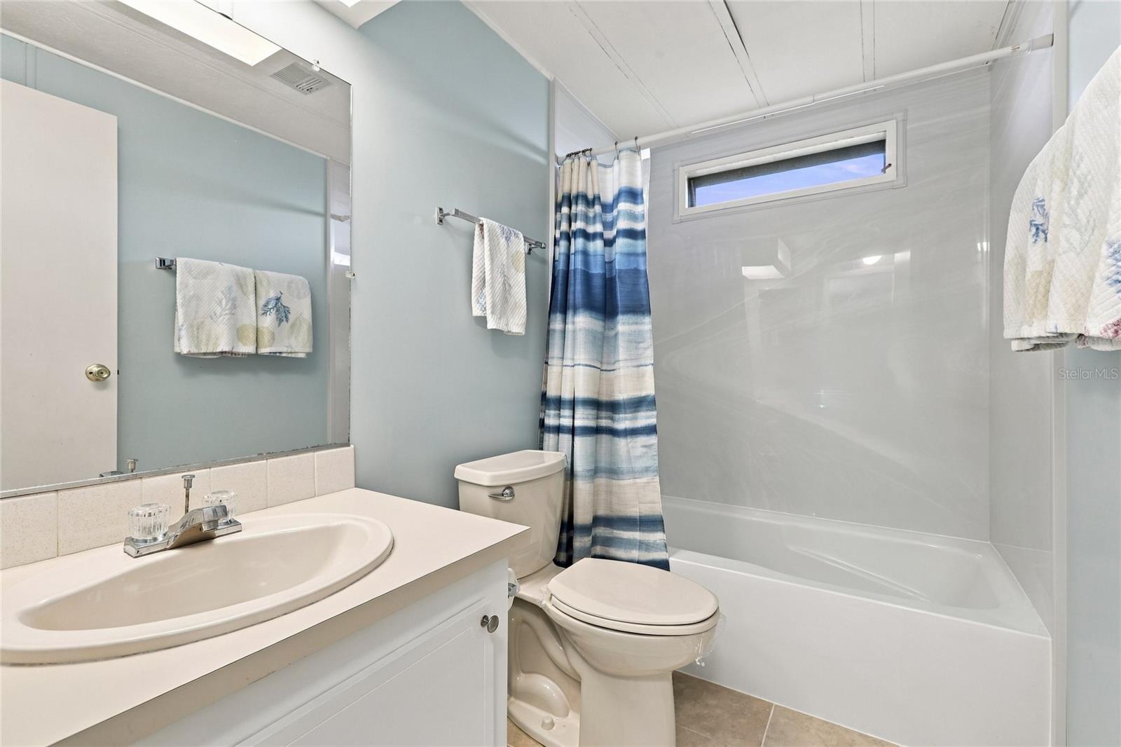 266 CAMELOT DR — photo 22