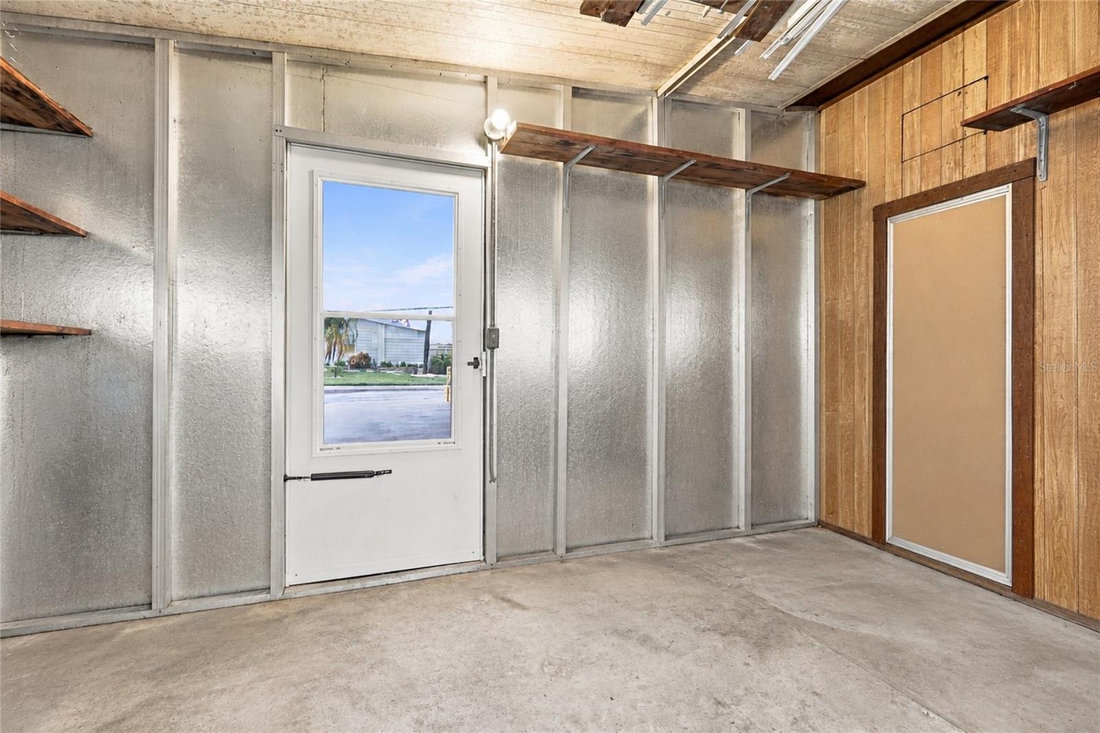 266 CAMELOT DR — photo 37