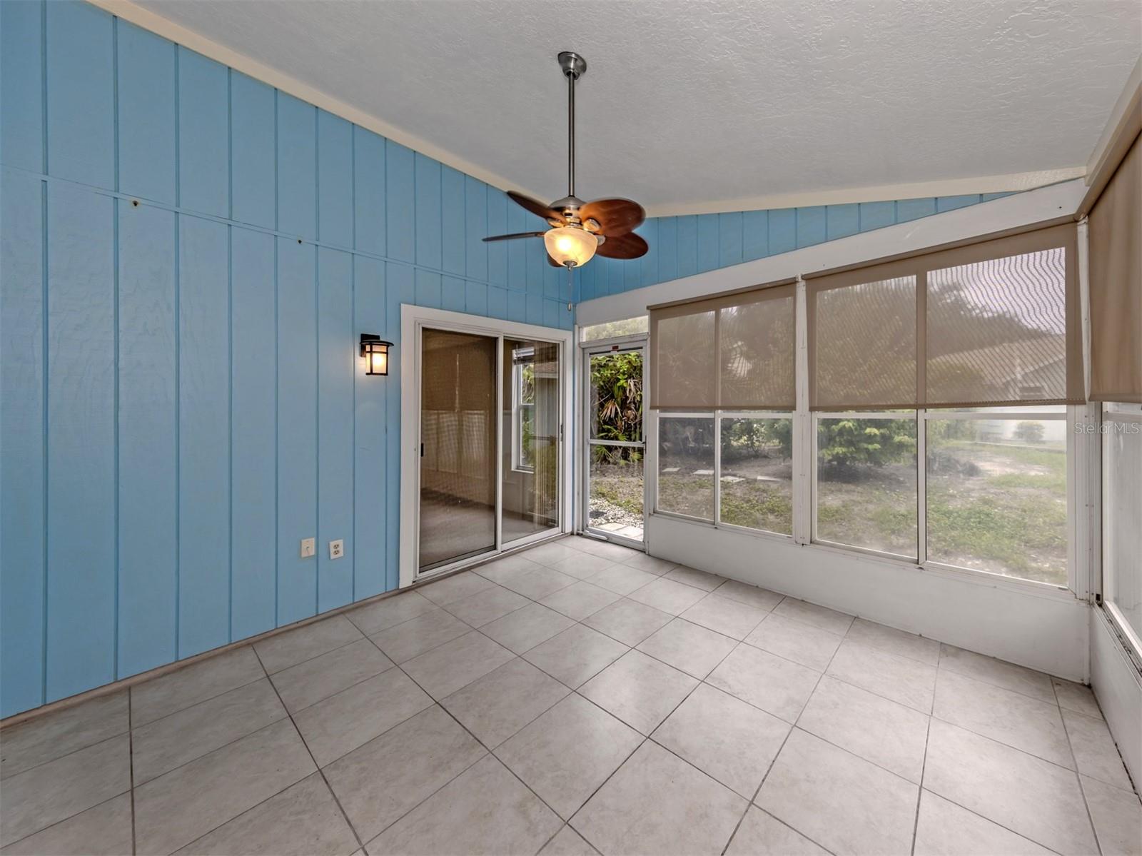 860 CHATHAM DR #860 — photo 23