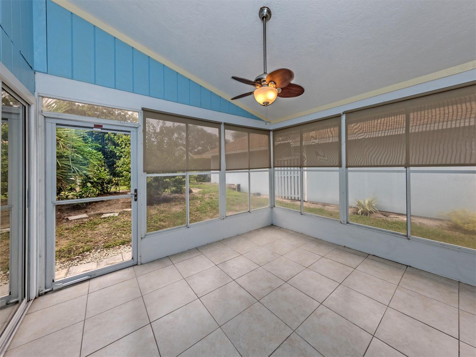 860 CHATHAM DR #860 — photo 24