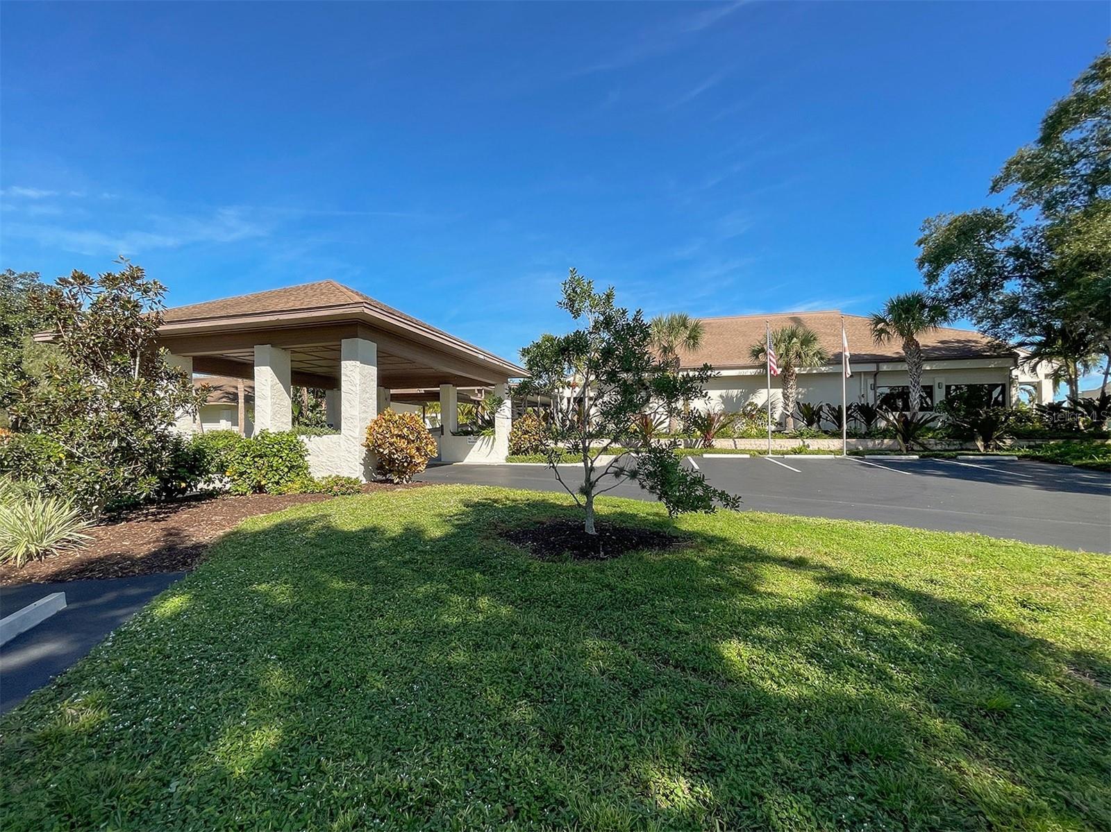 860 CHATHAM DR #860 — photo 37