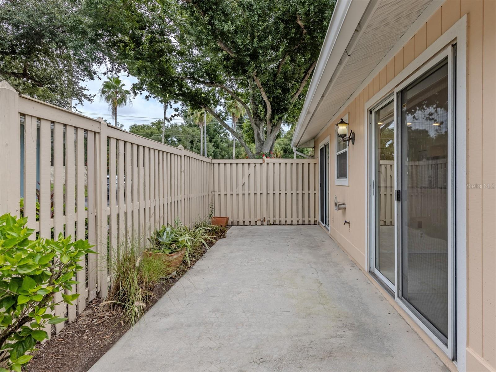 860 CHATHAM DR #860 — photo 21