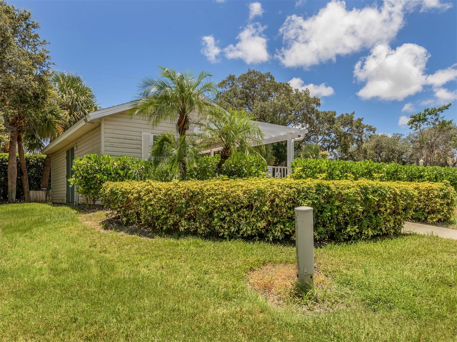 860 CHATHAM DR #860 — photo 34