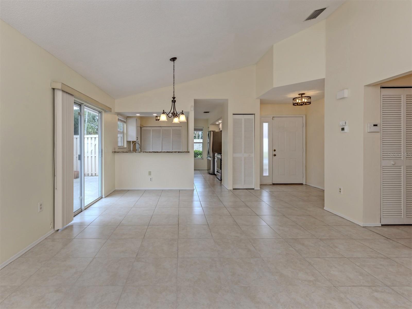 860 CHATHAM DR #860 — photo 10