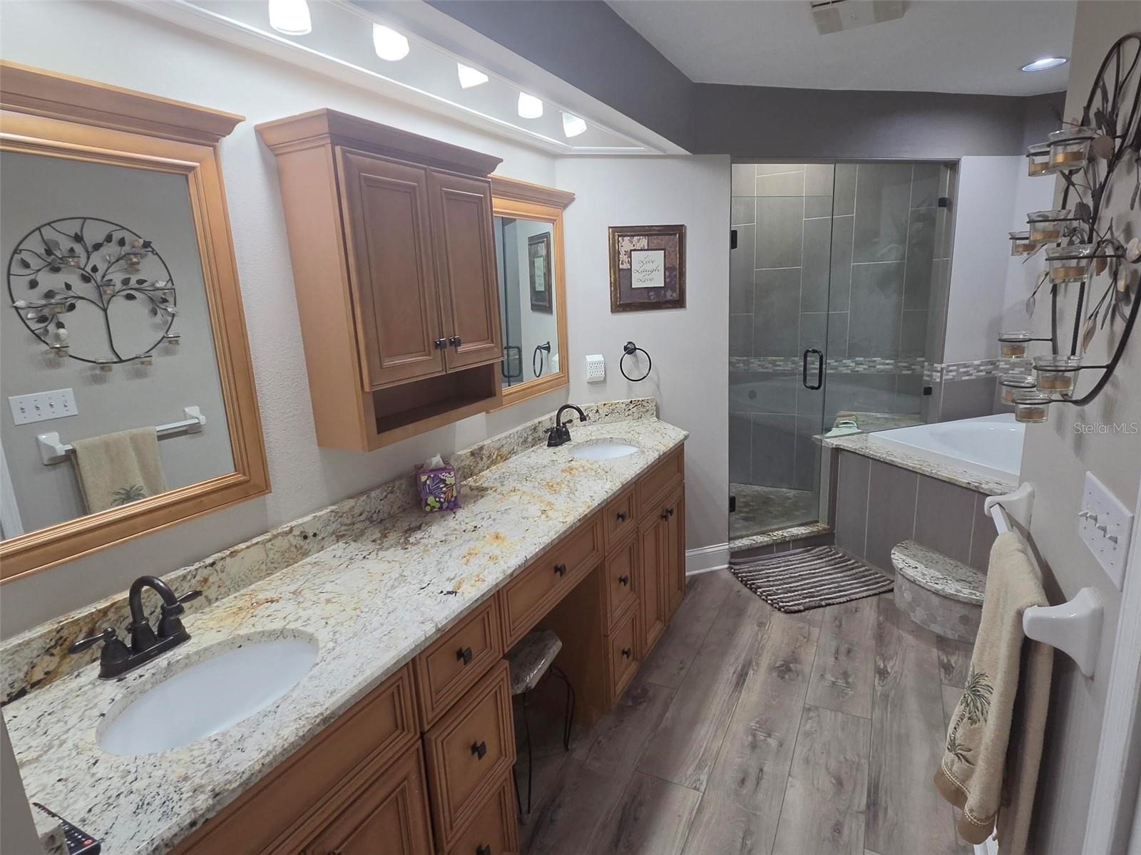 450 DATE PALM CT NE — photo 17