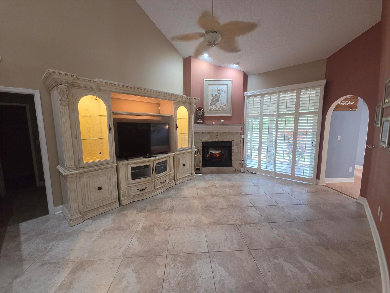 450 DATE PALM CT NE — photo 7