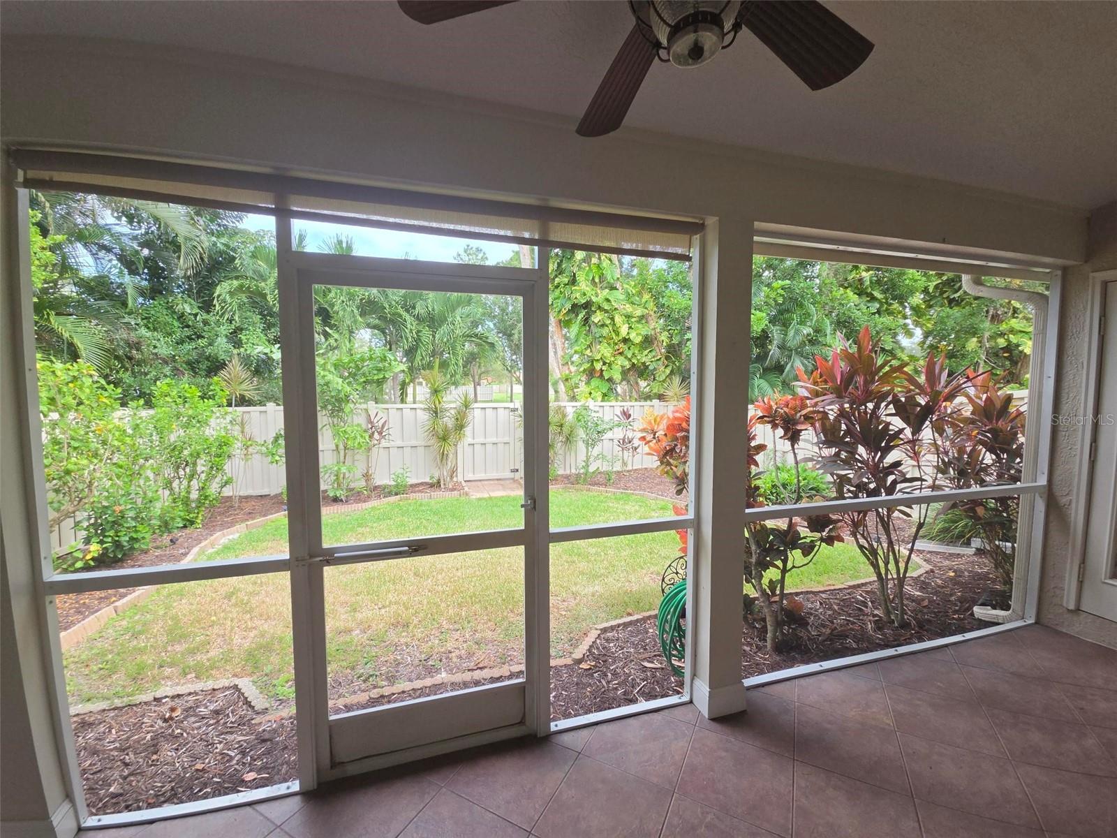450 DATE PALM CT NE — photo 33