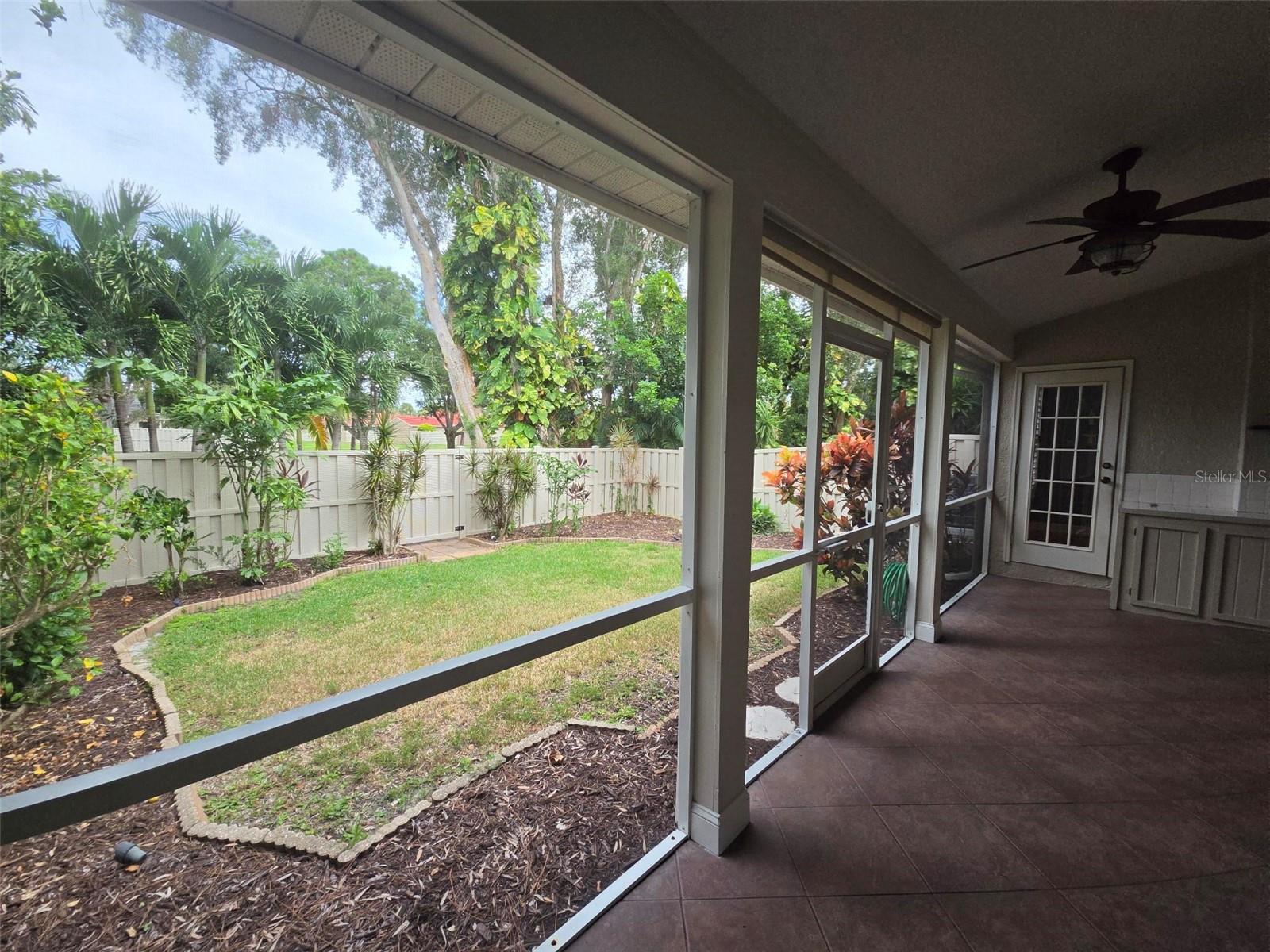 450 DATE PALM CT NE — photo 34