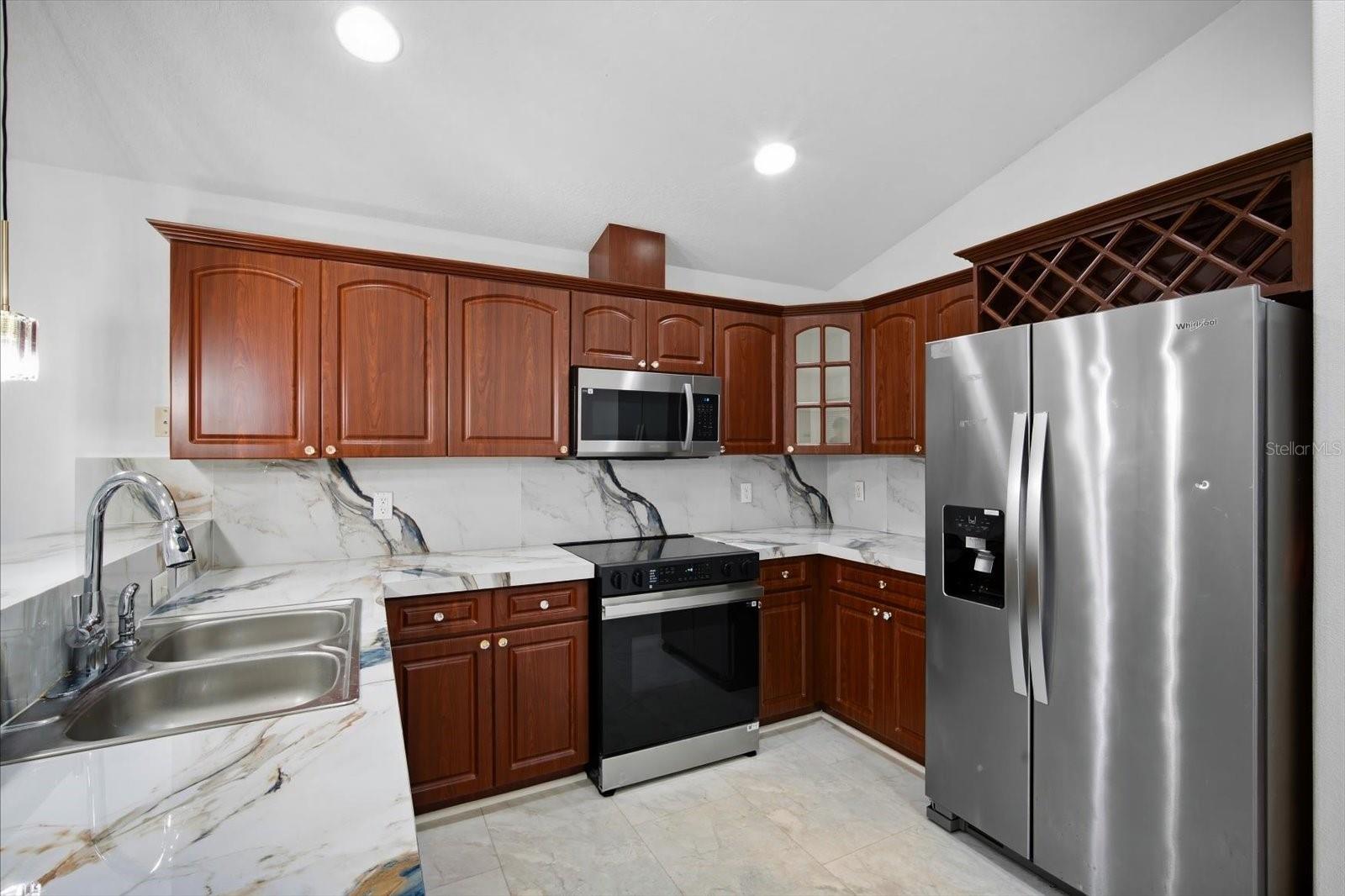 3005 W CHESTNUT ST — photo 11